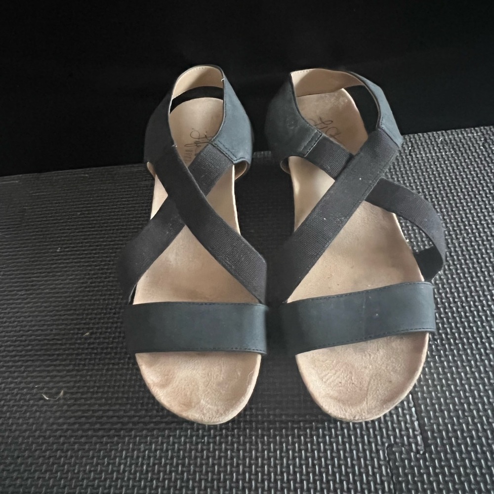 Life stride black strapped sandals with wedge